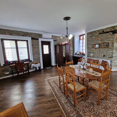 Pafili דירה זגורה